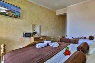 Отель Hotel Hoti Улцинь Четырехместный номер "Комфорт"-4