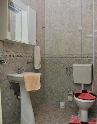 Отель Hotel Hoti Улцинь Двухместный номер с 1 кроватью или 2 отдельными кроватями-4